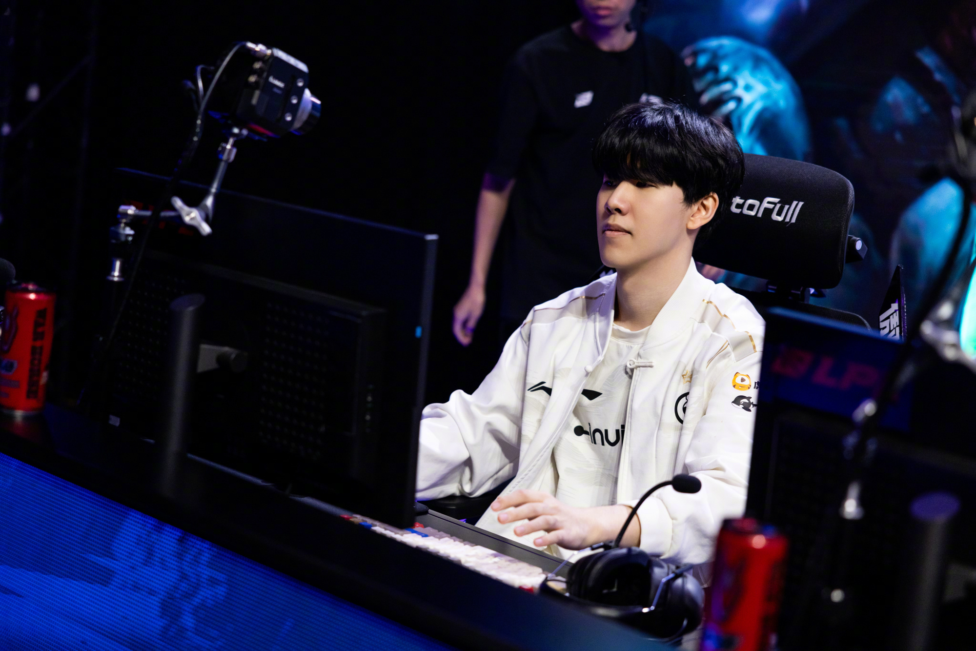 九游-包含Scout在TES比赛中绝杀，爆冷引发热议！的词条